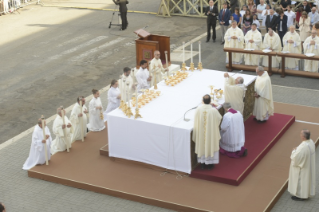 24-Hochfest des Leibes und Blutes Christi: Heilige Messe und eucharistische Prozession