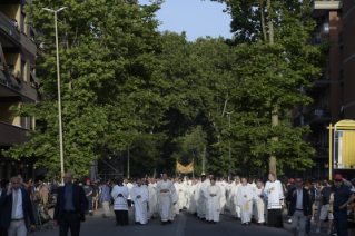 39-Solennité du Corps et du Sang du Christ - Messe et procession 