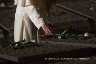 17-Sosta al Sacrario delle Fosse Ardeatine, per una preghiera per le Vittime dell’eccidio del 24 marzo 1944