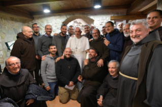 14-Visite du Pape François à Greccio : Célébration de la Parole et signature de la Lettre sur la Crèche.