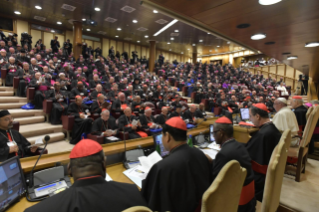 12-Ouverture de la XVe Assemblée générale ordinaire du Synode des Évêques : Prière et salut du Pape