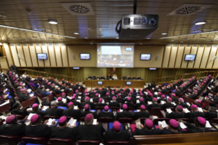 14-Ouverture de la XVe Assemblée générale ordinaire du Synode des Évêques : Prière et salut du Pape