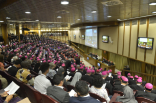 18-Ouverture de la XVe Assemblée générale ordinaire du Synode des Évêques : Prière et salut du Pape