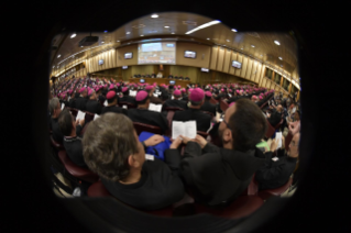 16-Apertura della XV Assemblea Generale Ordinaria del Sinodo dei Vescovi: Preghiera iniziale e Saluto del Papa