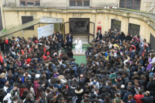 0-Papa Francesco incontra studenti e insegnanti del Liceo Classico "Pilo Albertelli"
