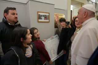1-Papa Francesco incontra studenti e insegnanti del Liceo Classico "Pilo Albertelli"