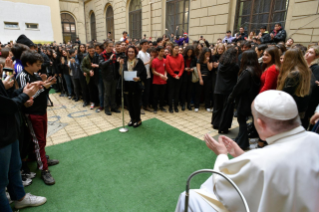6-Papa Francesco incontra studenti e insegnanti del Liceo Classico "Pilo Albertelli"