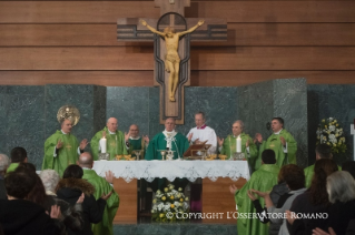 33-Pastoralbesuch in der Pfarrei  "Santa Maria Josefa del Cuore di Gesù a Castelverde"