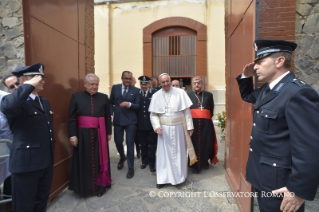1-Visita pastoral: Visita al penitenciario "Giuseppe Salvia" de Poggioreale y almuerzo con un grupo de detenidos