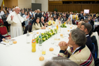 6-Palabras del Santo Padre al inicio del almuerzo con los pobres