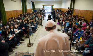 16-Visita pastoral a la parroquia romana San Miguel Arc&#xe1;ngel en Pietralata