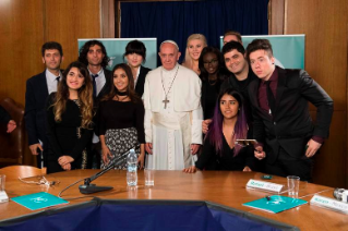 15-Ai partecipanti al Congresso Mondiale della Fondazione Pontificia "Scholas Occurrentes"