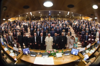 6-Intervention du Pape François à la Conférence sur « Esclavage moderne et changement climatique : l'engagement des villes &#x201d;