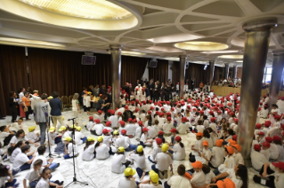9-To children participating in the &#x201c;Children&#x2019;s Train&#x201d; initiative organized by the Pontifical Council for Culture