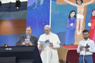 3-Meeting and prayer of the Holy Father with young Italians