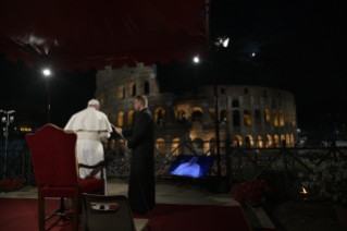 31-Way of the Cross at the Colosseum presided over by the Holy Father - Good Friday