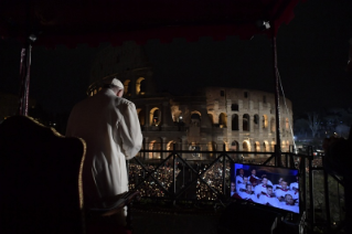 16-Way of the Cross at the Colosseum presided over by the Holy Father - Good Friday