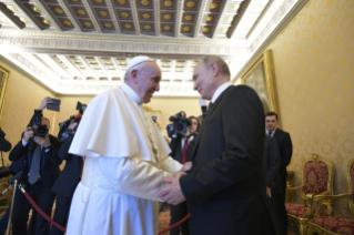 2-The Holy Father receives in audience H.E. Mr Vladimir Putin, President of the Russian Federation