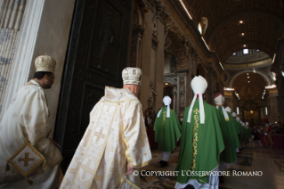 2-XXXe Dimanche du Temps ordinaire - Messe pour la conclusion de la XIVe Assemblée générale ordinaire du Synode des évêques 