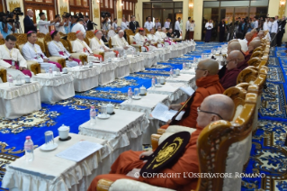 0-Viaje apostólico a Myanmar: Encuentro con el Consejo Supremo de la Sangha de los monjes budistas