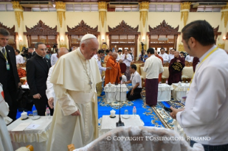 9-Viaje apostólico a Myanmar: Encuentro con el Consejo Supremo de la Sangha de los monjes budistas