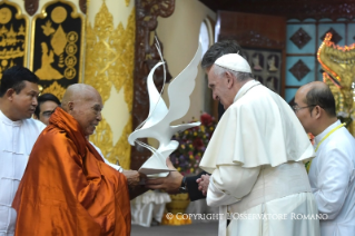 21-Voyage apostolique au Myanmar : Rencontre avec le Conseil supr&#xea;me &#x201c;Sangha&#x201d; des moines bouddhistes