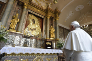 9-Viaje apostólico a Lituania: Visita al Santuario Mater Misericordiae