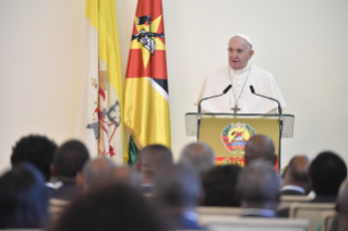 7-Apostolic Journey to Mozambique: Meeting with the Authorities, Civil Society and the Diplomatic Corps  