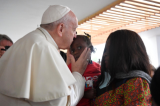 5-Apostolic Journey to Mozambique: Visit to Zimpeto Hospital