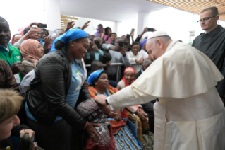 20-Apostolic Journey to Mozambique: Visit to Zimpeto Hospital