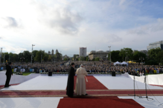 19-Viaje apostólico a Rumanía: Encuentro mariano con la juventud y las familias
