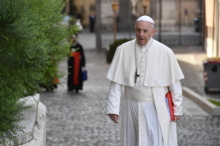 0-Ouverture de la XVe Assemblée générale ordinaire du Synode des Évêques : Prière et salut du Pape