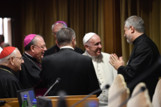 9-Ouverture de la XVe Assemblée générale ordinaire du Synode des Évêques : Prière et salut du Pape
